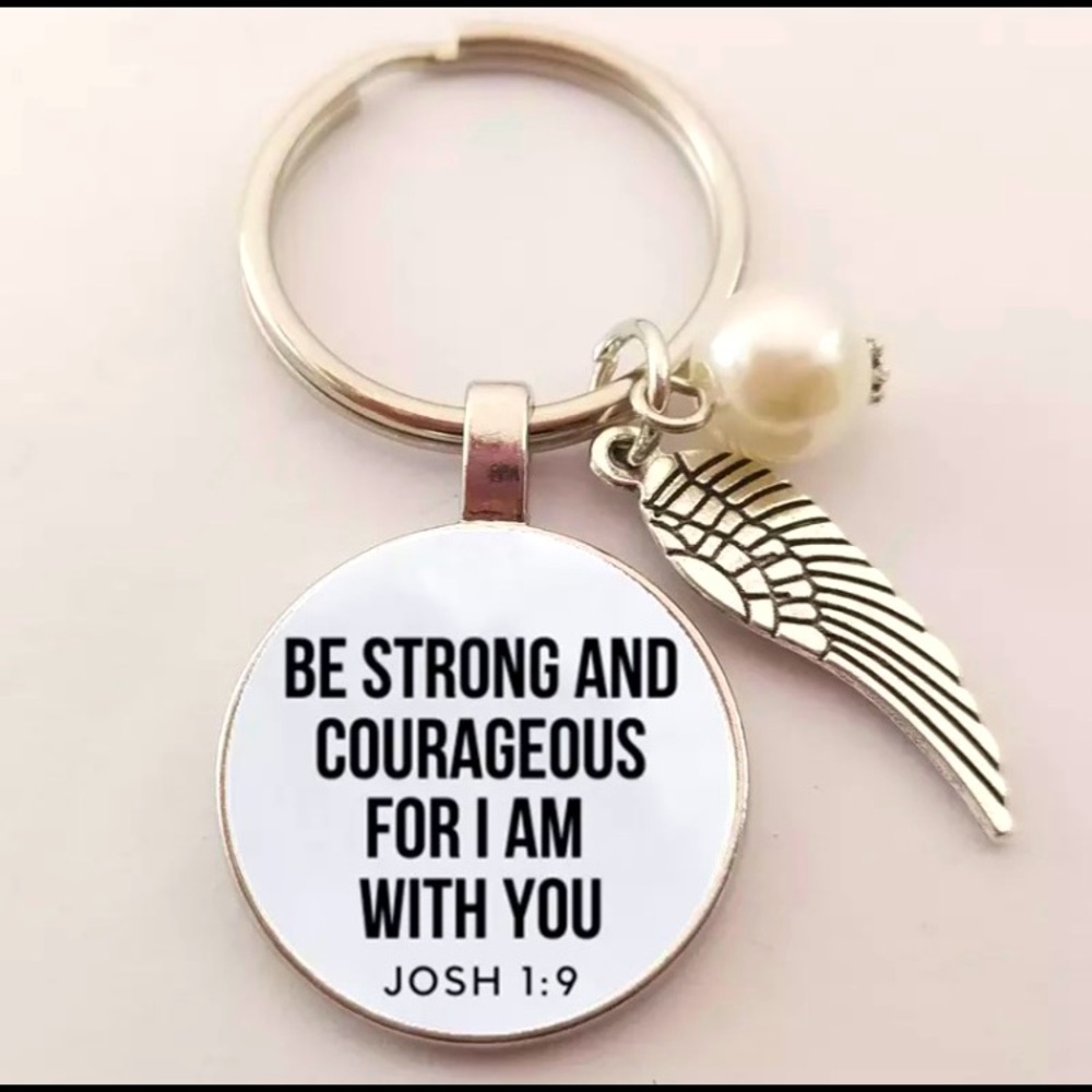 NEW!!  Bible Key 🔑 Chain Be Strong and Courages Key For I Am With You